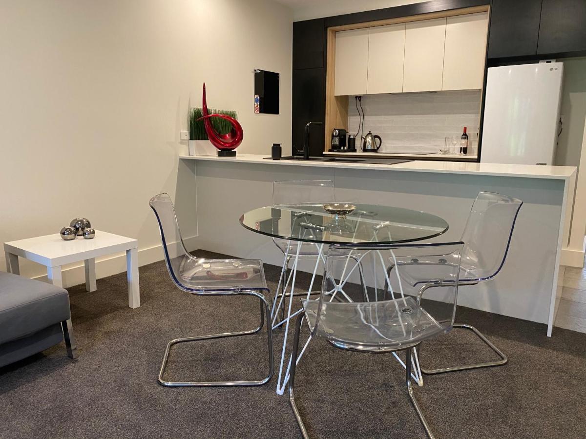 The Gallery Luxe 1 Bedroom Executive Apartment In The Heart Of Braddon Wine Secure Parking Wifi Canberra Exterior photo