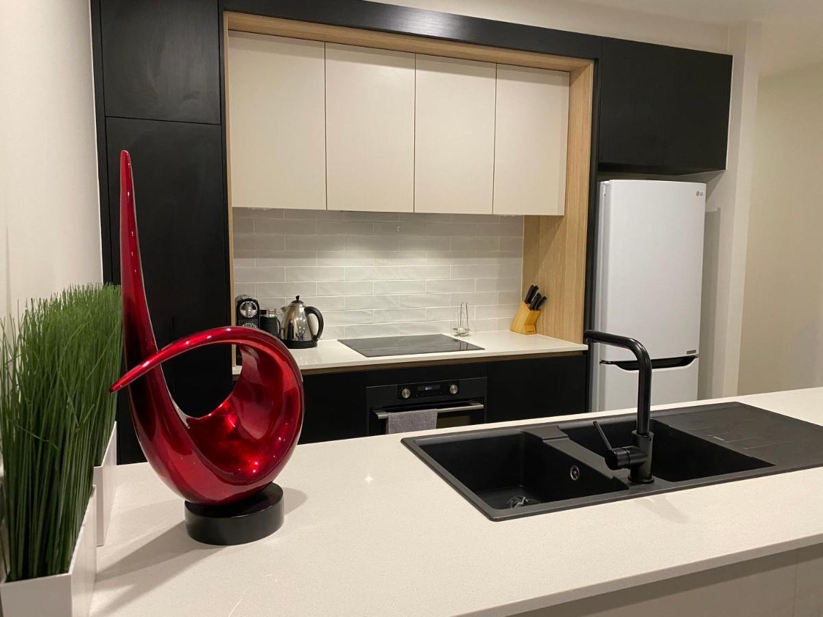 The Gallery Luxe 1 Bedroom Executive Apartment In The Heart Of Braddon Wine Secure Parking Wifi Canberra Exterior photo