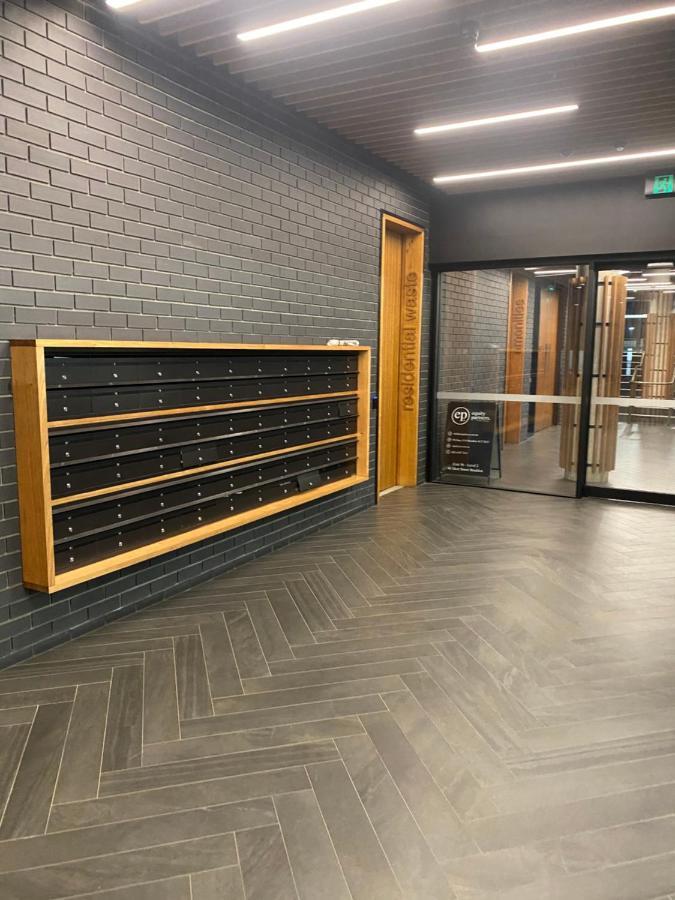 The Gallery Luxe 1 Bedroom Executive Apartment In The Heart Of Braddon Wine Secure Parking Wifi Canberra Exterior photo