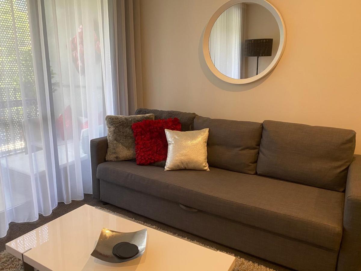 The Gallery Luxe 1 Bedroom Executive Apartment In The Heart Of Braddon Wine Secure Parking Wifi Canberra Exterior photo